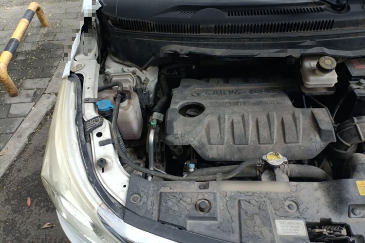 Used FAW Yingzhi 737 2015 1.5L Manual Deluxe Navigation Version Engine Bay Right