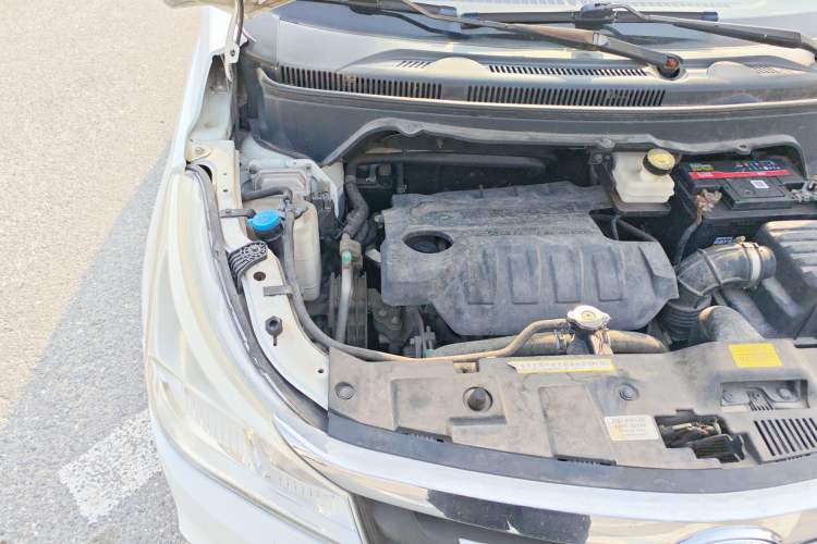 Used FAW Yingzhi 737 2015 1.5L Manual Comfort Model Engine Bay Right