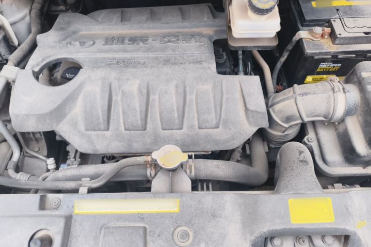 Used FAW Yingzhi 737 2015 1.5L Manual Deluxe Navigation Version Engine Bay