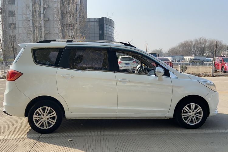 Used FAW Yingzhi 737 2015 1.5L Manual Deluxe Navigation Version Exterior 2