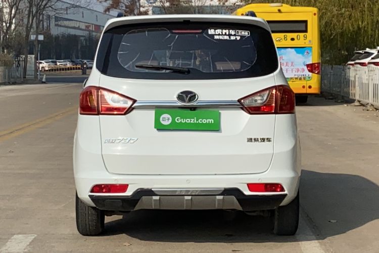 Used FAW Yingzhi 737 2015 1.5L Manual Deluxe Navigation Version Exterior 4