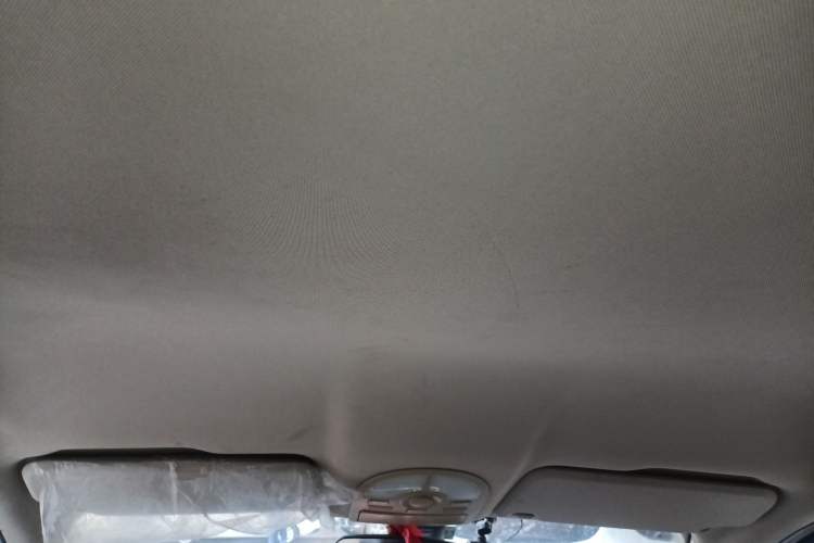 Used FAW Yingzhi 737 2015 1.5L Manual Deluxe Navigation Version Headliner
