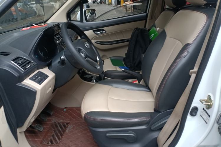 Used FAW Yingzhi 737 2015 1.5L Manual Deluxe Navigation Version Left Front Seat