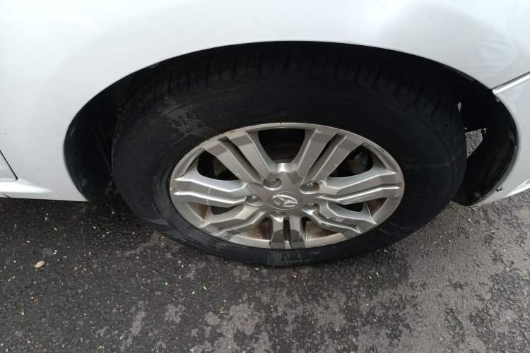 Used FAW Yingzhi 737 2015 1.5L Manual Deluxe Navigation Version Right Front Wheel Hub