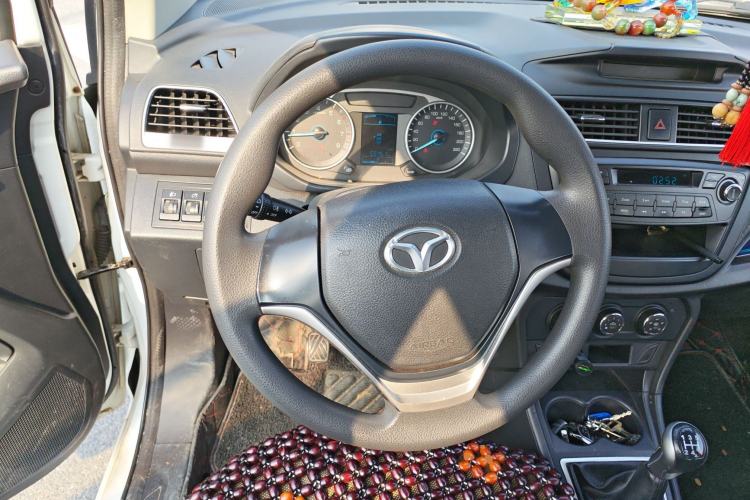 Used FAW Yingzhi 737 2015 1.5L Manual Comfort Model Steering Wheel