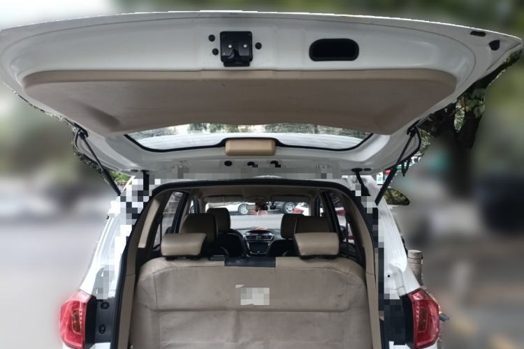 Used FAW Yingzhi 737 2015 1.5L Manual Deluxe Navigation Version Trunk