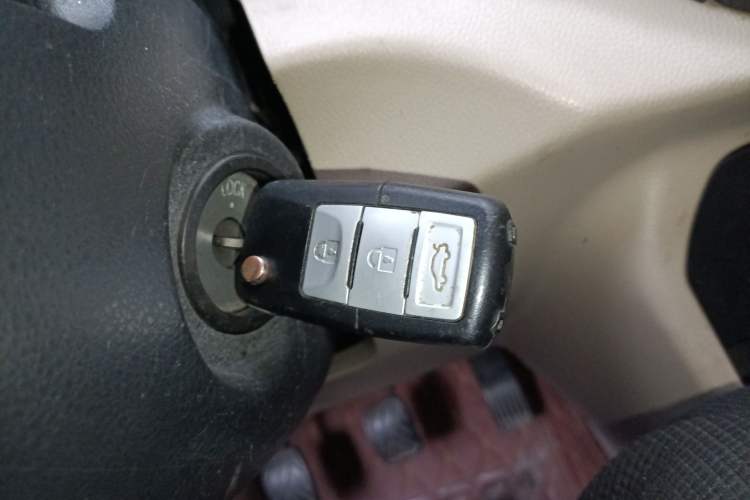Used FAW Yingzhi 737 2015 1.5L Manual Deluxe Navigation Version Vehicle Key