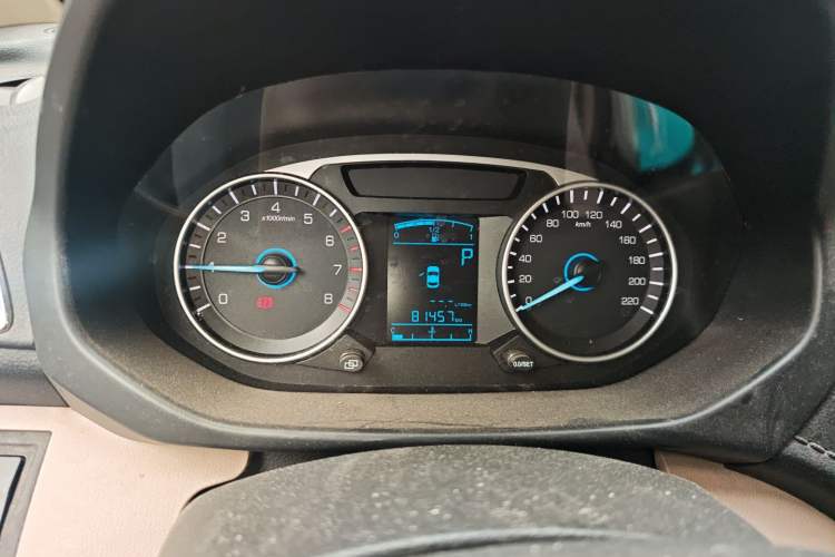 Used FAW Yingzhi 737 2016 1.5L CVT Luxury Navigation Edition Instrument Cluster
