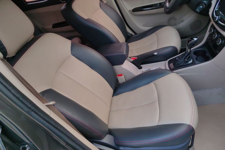 Used FAW Yingzhi 737 2016 1.5L CVT Luxury Navigation Edition Right Front Seat