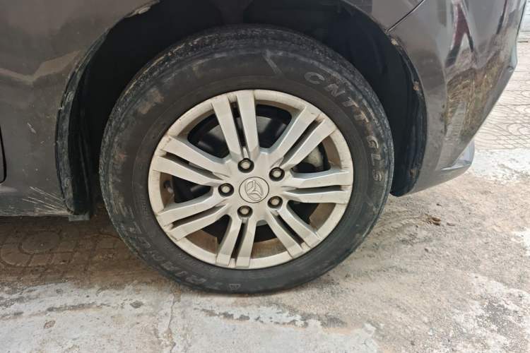 Used FAW Yingzhi 737 2016 1.5L CVT Luxury Navigation Edition Right Front Wheel Hub