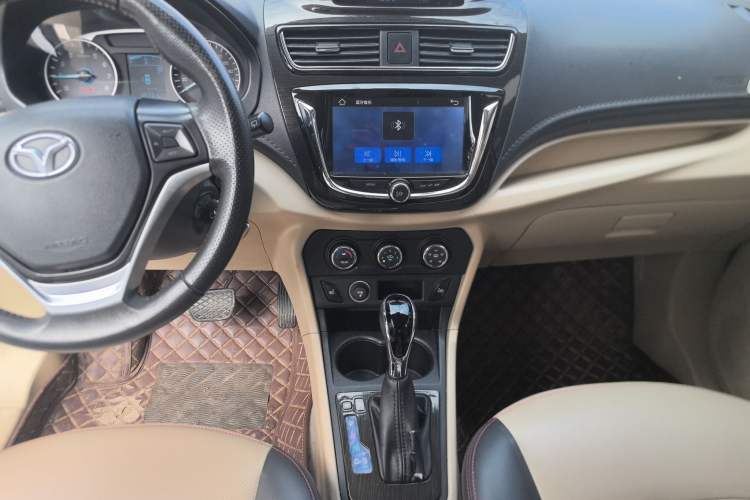 Used FAW Yingzhi 737 2016 1.5L CVT Luxury Navigation Edition Audio And AC Panel