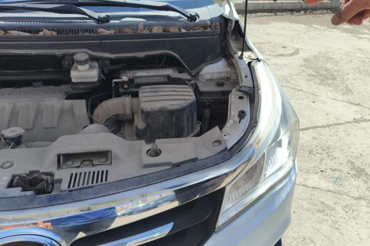 Used FAW Yingzhi 737 2016 1.5L CVT Luxury Navigation Edition Engine Bay Left