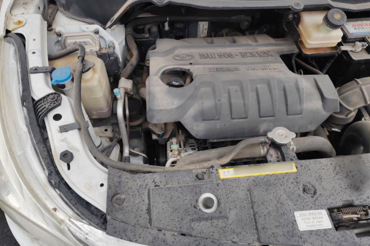 Used FAW Yingzhi 737 2016 1.5L CVT Luxury Navigation Edition Engine Bay Right
