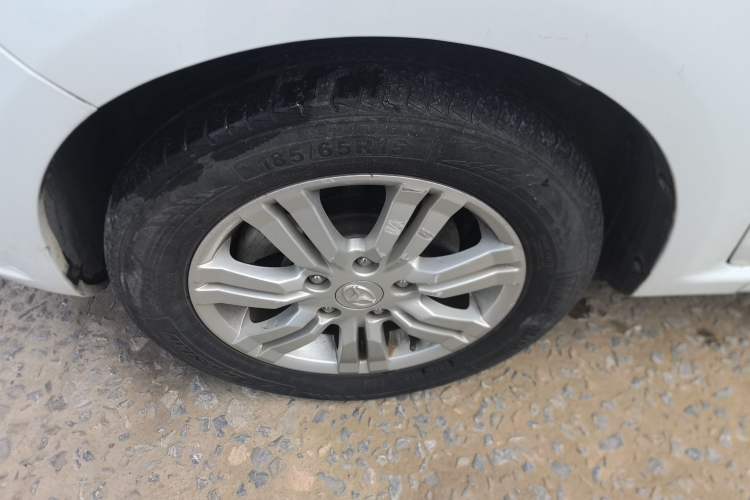 Used FAW Yingzhi 737 2016 1.5L CVT Luxury Navigation Edition Exterior 4