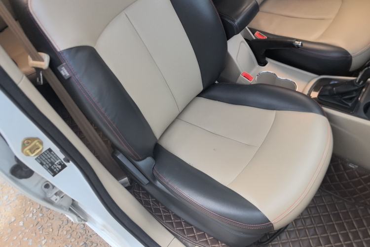 Used FAW Yingzhi 737 2016 1.5L CVT Luxury Navigation Edition Right Front Seat