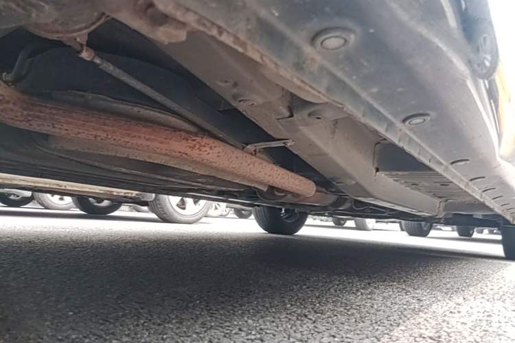 Used FAW Yingzhi 737 2017 1.5L Manual Love Edition Chassis Rear Right