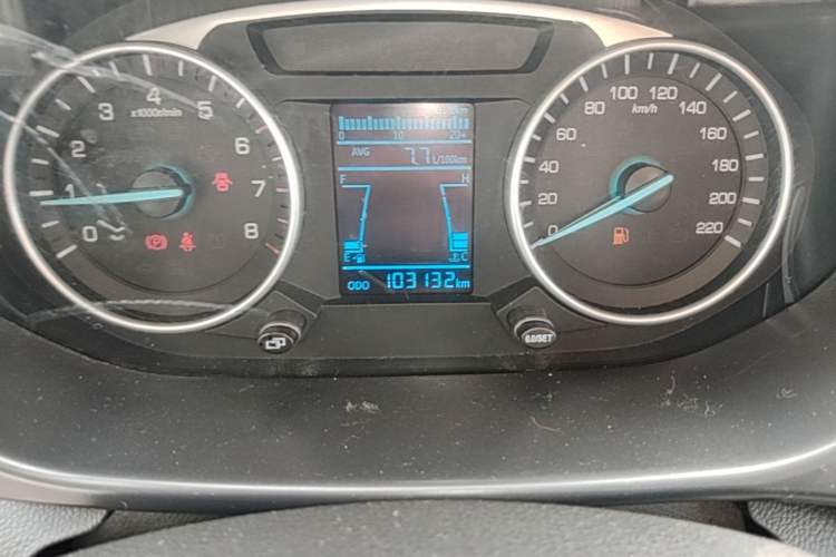 Used FAW Yingzhi 737 2017 1.5L Manual Love Edition Odometer Close Up