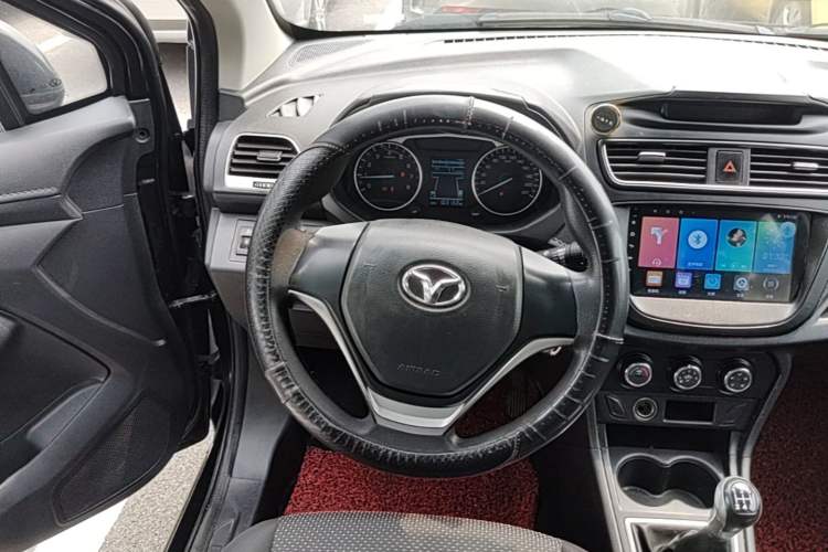 Used FAW Yingzhi 737 2017 1.5L Manual Love Edition Steering Wheel