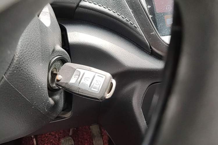 Used FAW Yingzhi 737 2017 1.5L Manual Love Edition Vehicle Key