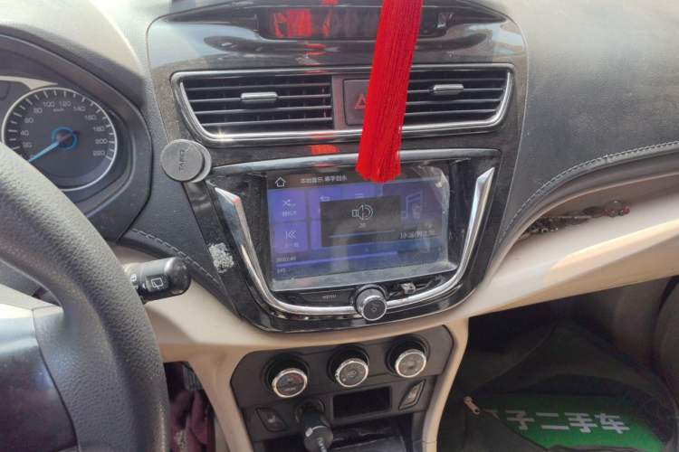 Used FAW Yingzhi 737 2017 1.5L Manual Love Edition Audio And AC Panel