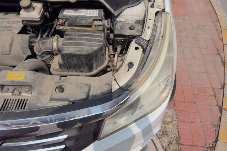 Used FAW Yingzhi 737 2017 1.5L Manual Love Edition Engine Bay Left