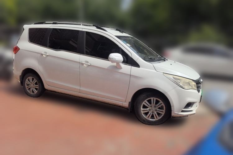 Used FAW Yingzhi 737 2017 1.5L Manual Love Edition Front Right 45 Deg