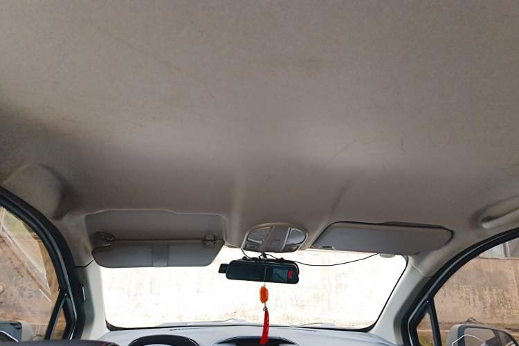 Used FAW Yingzhi 737 2017 1.5L Manual Love Edition Headliner