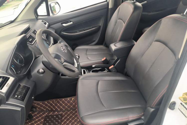 Used FAW Yingzhi 737 2017 1.5L Manual Love Edition Left Front Seat