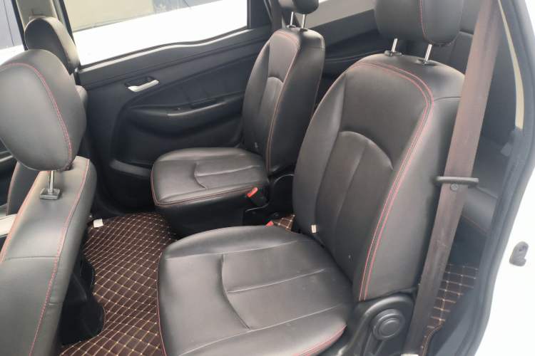 Used FAW Yingzhi 737 2017 1.5L Manual Love Edition Left Rear Seat