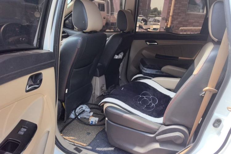 Used FAW Yingzhi 737 2017 1.5L Manual Love Edition Left Rear Seat