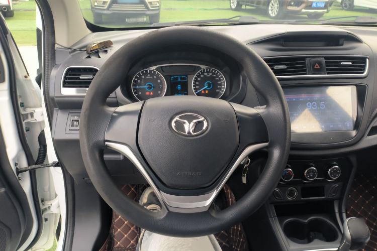 Used FAW Yingzhi 737 2017 1.5L Manual Love Edition Steering Wheel