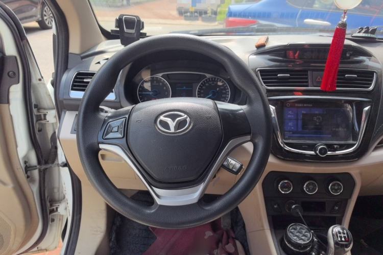 Used FAW Yingzhi 737 2017 1.5L Manual Love Edition Steering Wheel