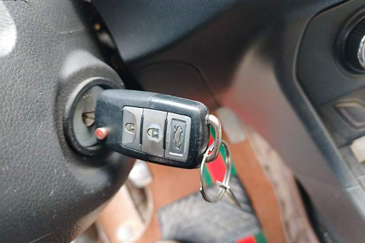 Used FAW Yingzhi 737 2017 1.5L Manual Love Edition Vehicle Key