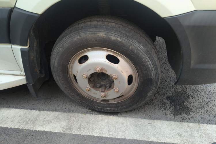 Used FAW Yingzhi 737EV  Right Front Wheel Hub