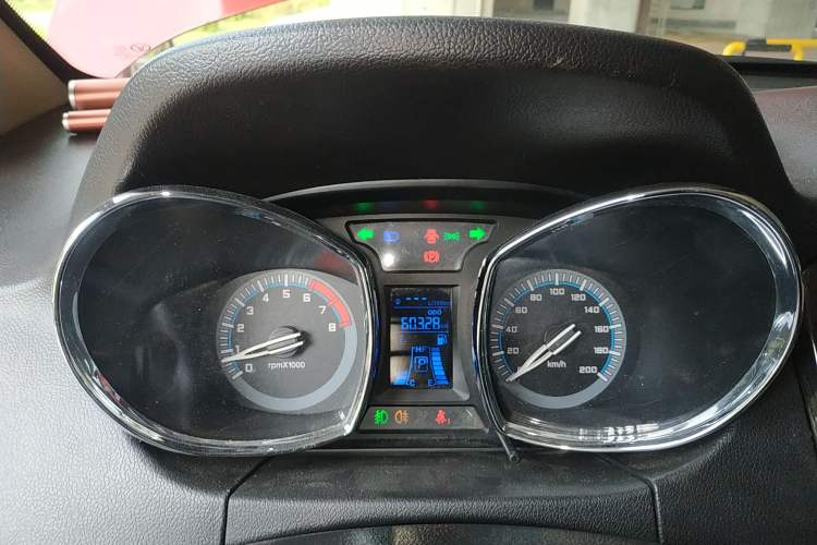 Used FAW Yingzhi G3 2015 1.5L CVT Zhihao Edition Instrument Cluster