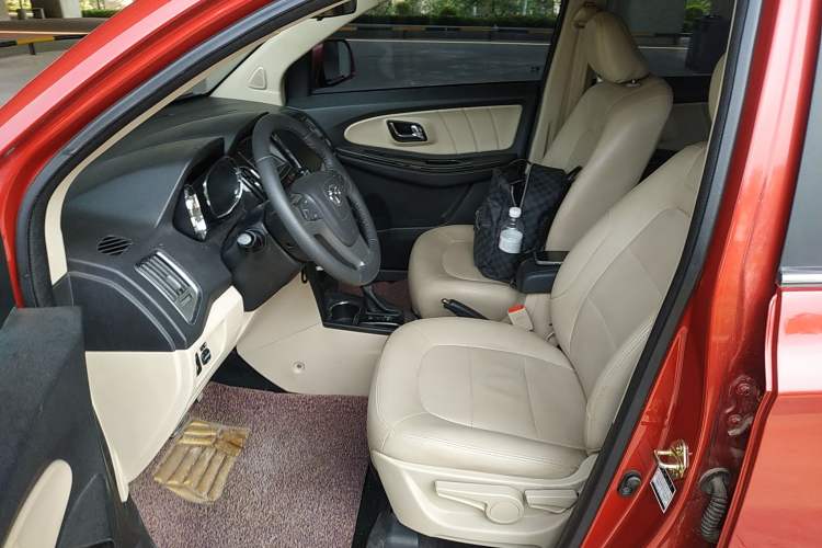 Used FAW Yingzhi G3 2015 1.5L CVT Zhihao Edition Left Front Seat