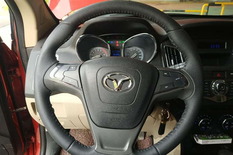 Used FAW Yingzhi G3 2015 1.5L CVT Zhihao Edition Steering Wheel
