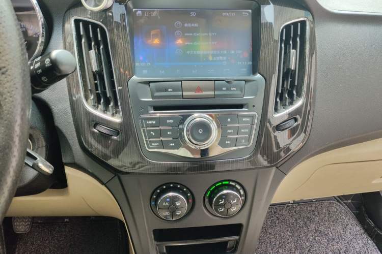 Used FAW Yingzhi G3 2014 1.5L Manual Zhihao Edition Audio And AC Panel