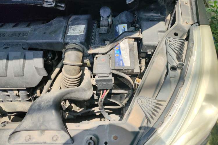 Used FAW Yingzhi G3 2014 1.5L Manual Zhihao Edition Engine Bay Left