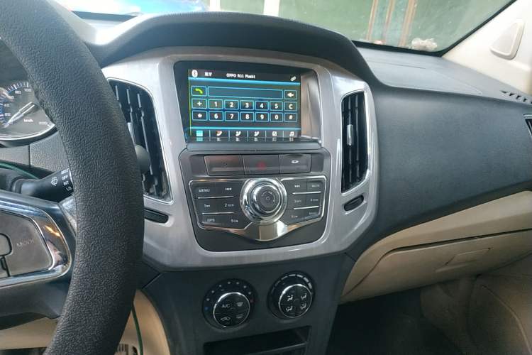 Used FAW Yingzhi G3 2014 1.5L Manual ZhiZun Edition Audio And AC Panel