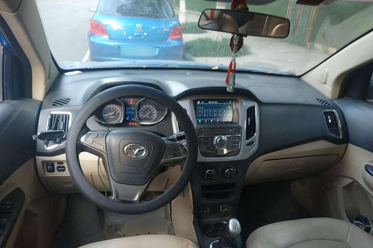 Used FAW Yingzhi G3 2014 1.5L Manual ZhiZun Edition Center Console