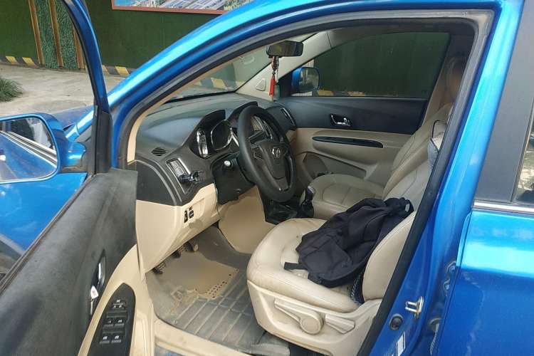 Used FAW Yingzhi G3 2014 1.5L Manual ZhiZun Edition Driver Seat