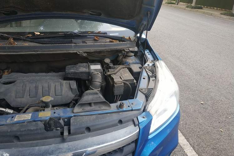 Used FAW Yingzhi G3 2014 1.5L Manual ZhiZun Edition Engine Bay Left