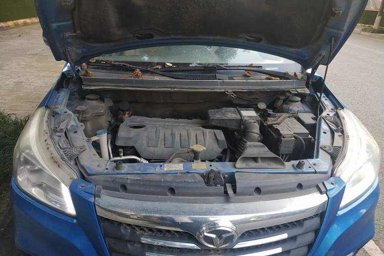 Used FAW Yingzhi G3 2014 1.5L Manual ZhiZun Edition Engine Bay
