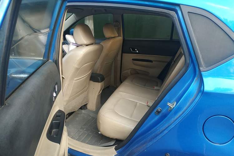 Used FAW Yingzhi G3 2014 1.5L Manual ZhiZun Edition Left Rear Seat