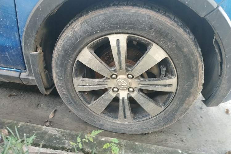Used FAW Yingzhi G3 2014 1.5L Manual ZhiZun Edition Right Front Wheel Hub