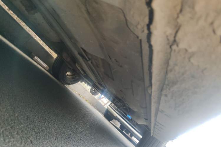 Used FAW Yingzhi G3 2014 1.5L Manual ZhiZun Edition Chassis Front Left