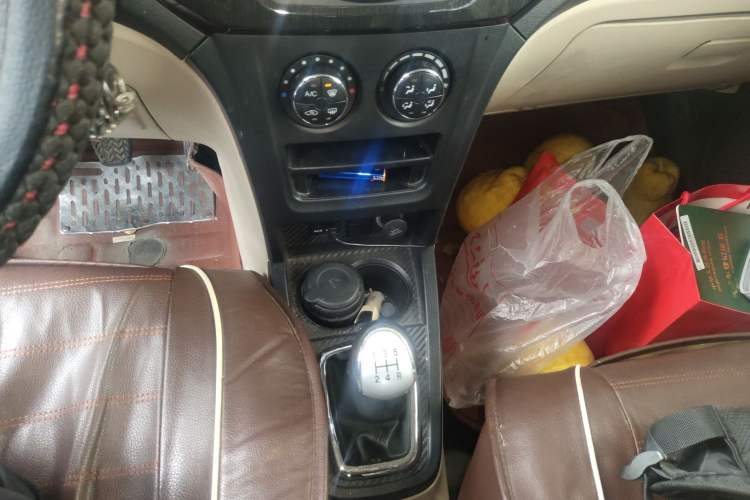 Used FAW Yingzhi G3 2014 1.5L Manual ZhiZun Edition Gear Lever