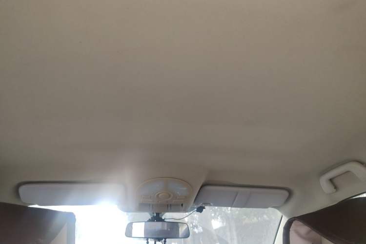 Used FAW Yingzhi G3 2014 1.5L Manual ZhiZun Edition Headliner
