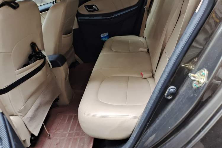 Used FAW Yingzhi G3 2014 1.5L Manual Zhihao Edition Left Rear Seat